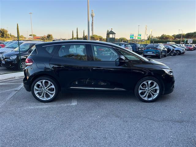 RENAULT Scenic 02641659_VO38043366