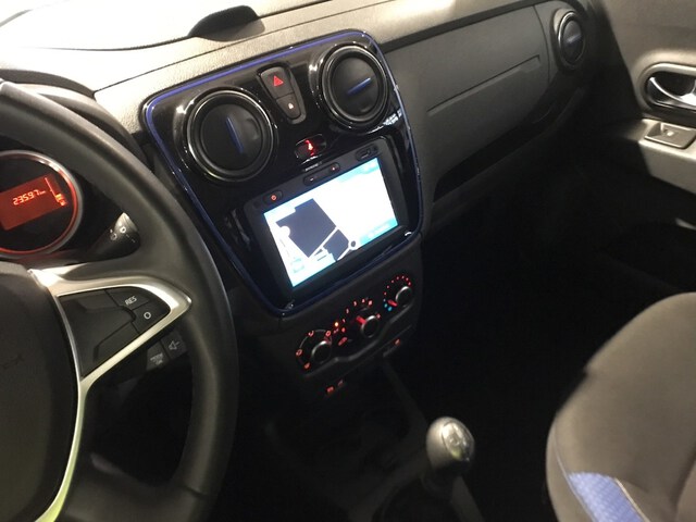 Inside Lodgy Diesel  Rojo