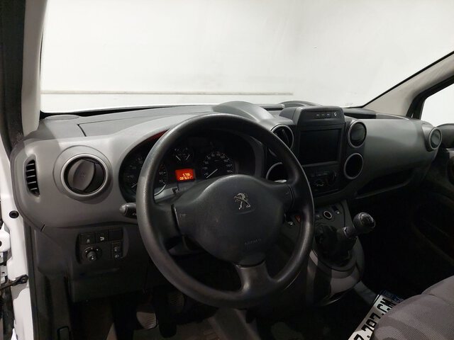 Inside Partner Furgón Diesel  Blanco