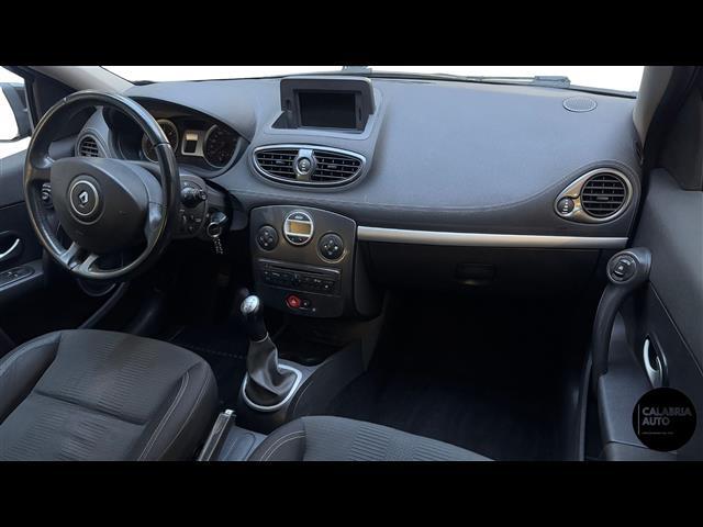 RENAULT Clio 00007145_VO38033579