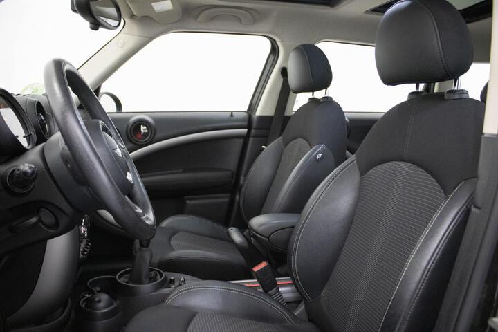 Inside  F60 Countryman Diesel  Midnight Black