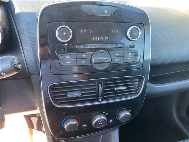 RENAULT Clio 02640352_VO38043366