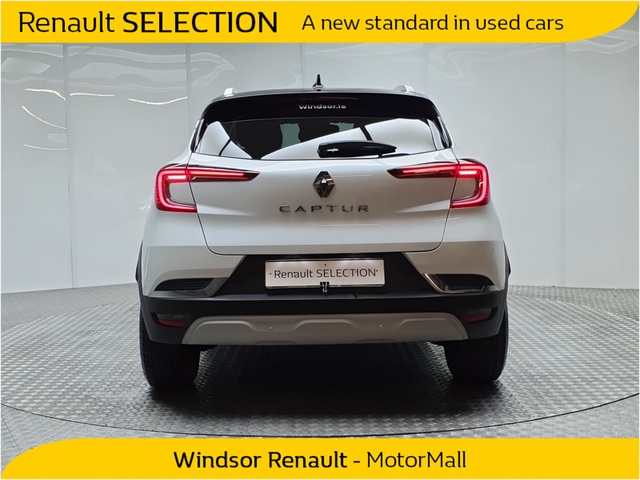 Exterior Captur  White