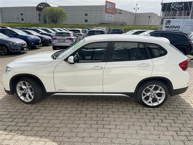 BMW X1 00389269_VO38023217