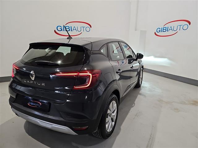 RENAULT Captur 02415978_VO38013170