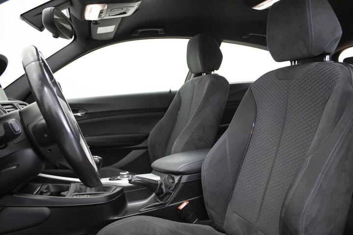 Inside Serie 1 F21 3p. Diesel  Platinsilber