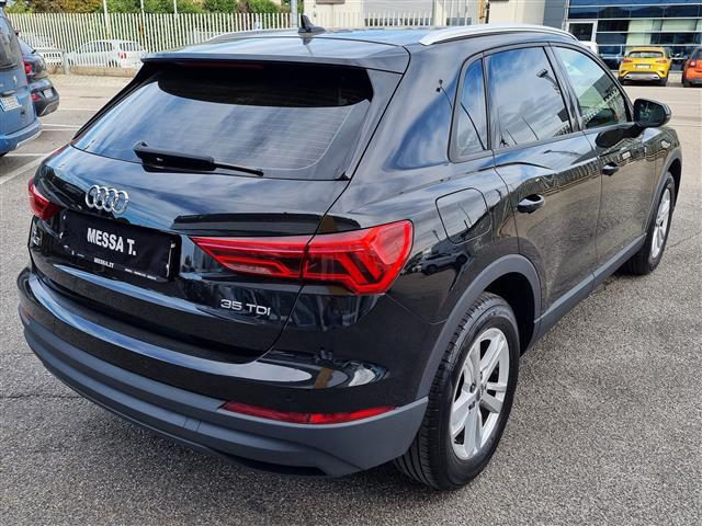 AUDI Q3 II 2018 00187932_VO38023507