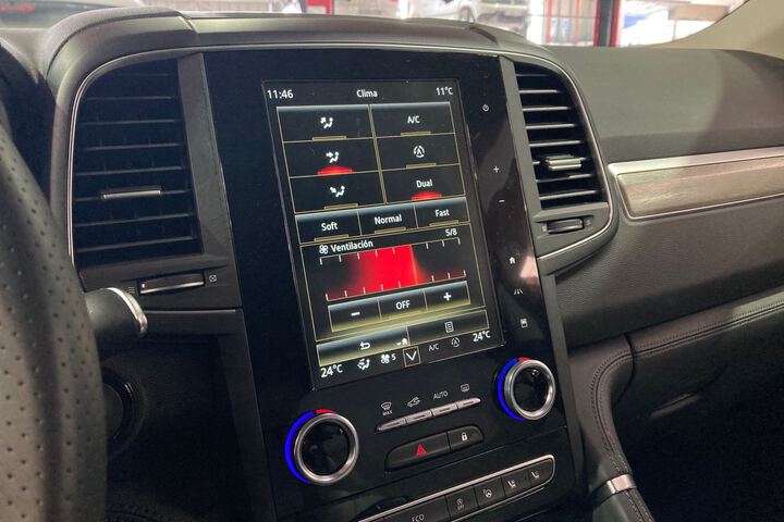 Inside Koleos Diesel  Negro