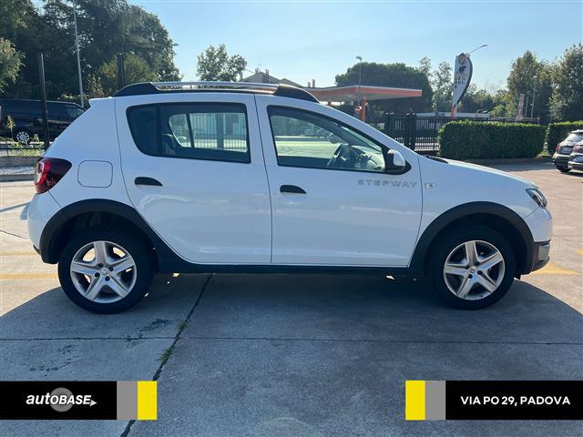 DACIA Sandero 01094341_VO38013498