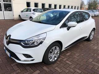RENAULT Clio 00950682_VO38013322