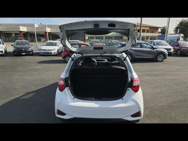 TOYOTA Yaris 00025657_VO38013404