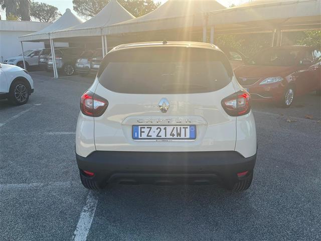 RENAULT Captur 02640727_VO38043366