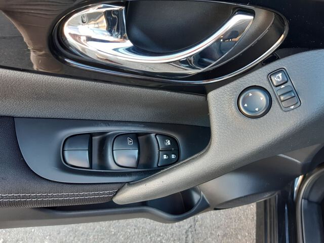 Inside Qashqai Diesel  Negro