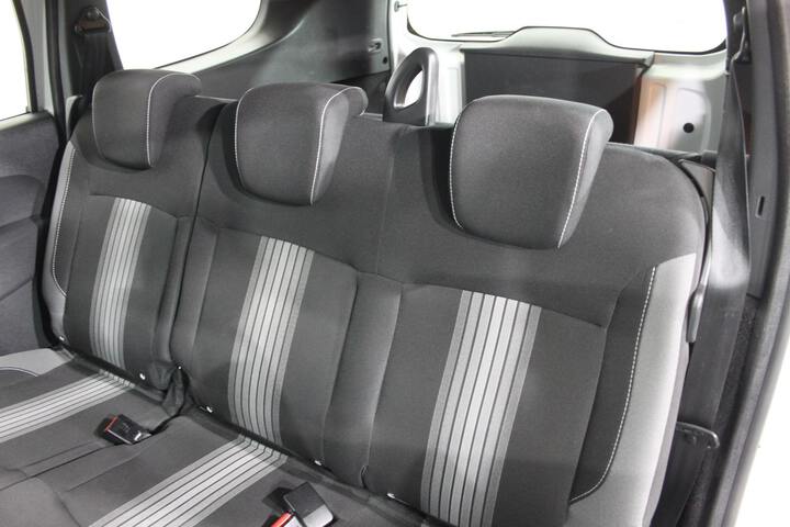Inside Lodgy Diesel  Blanco Glaciar