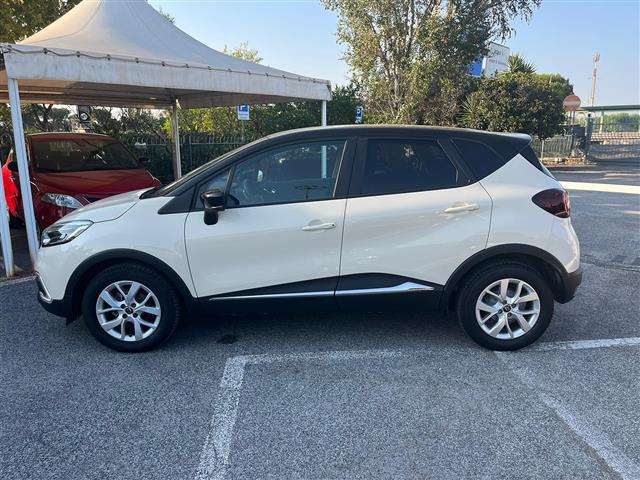 RENAULT Captur 02640727_VO38043366