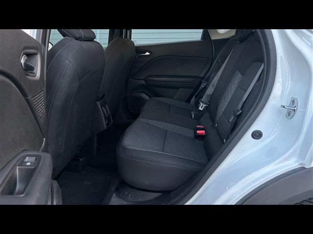 RENAULT Captur 03448860_VO38013139