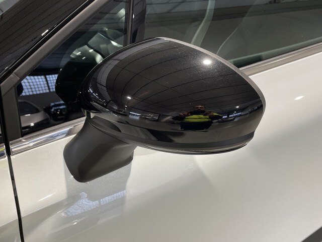 Inside Captur Híbrido  Blanco Nacarado con 