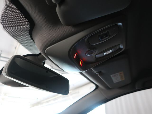 Inside Captur Diesel  Blanco Nacarado/Tech
