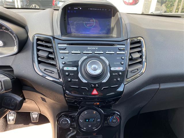 FORD Fiesta 02640814_VO38043366