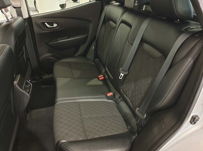 Inside Kadjar Diesel  Gris Highland