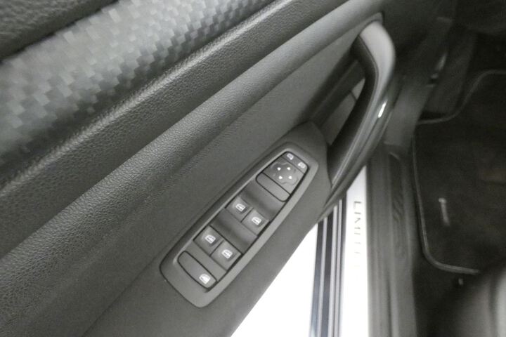 Inside Mégane Sport Tourer Diesel  Gris Titanium