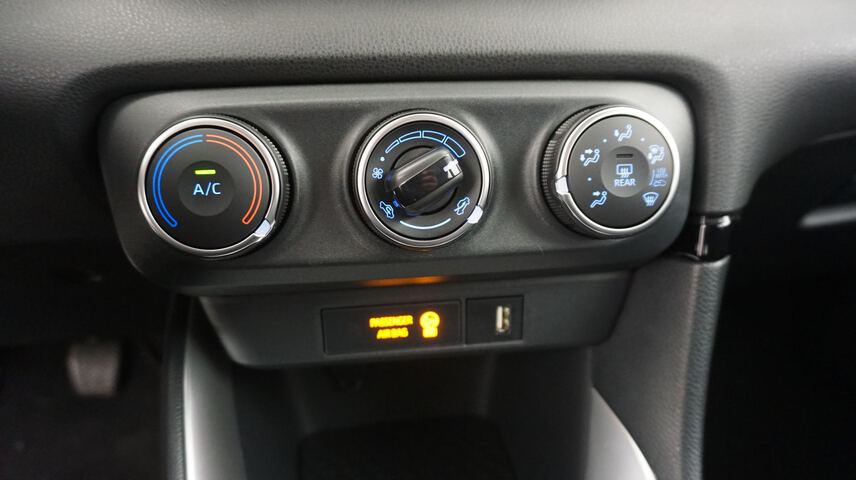 Inside Yaris  Blanco