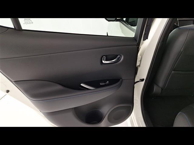 NISSAN Leaf 00943366_VO38023732