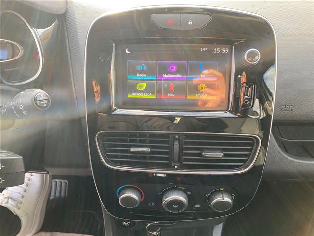 RENAULT Clio 02640172_VO38043366