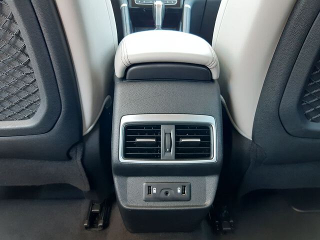 Inside Koleos  Negro Amatista