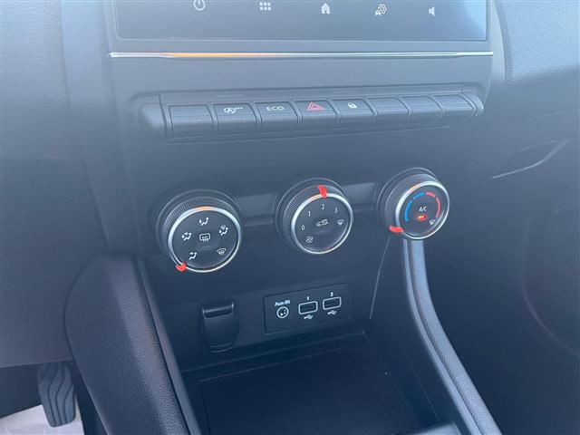 RENAULT Captur 02640935_VO38043366