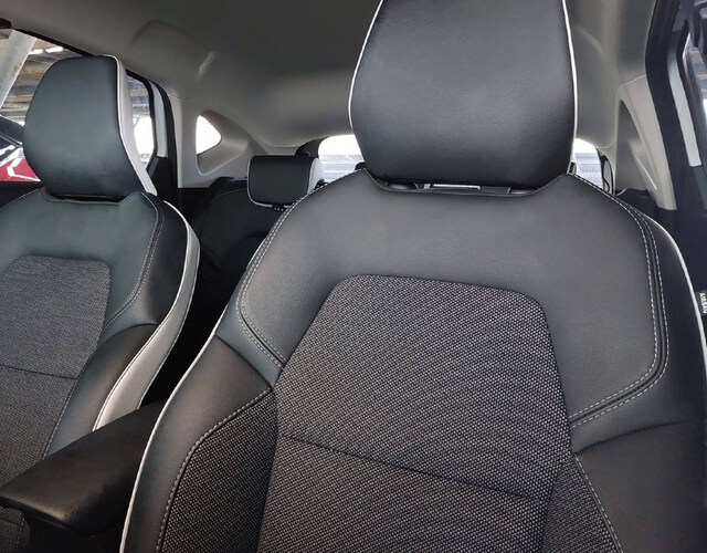 Inside Captur  Blanco Nacarado con 