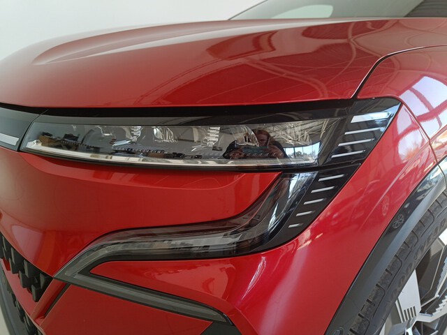Outside  MEGANE E-TECH 100% ELÉCTRICO  carrocería rojo des