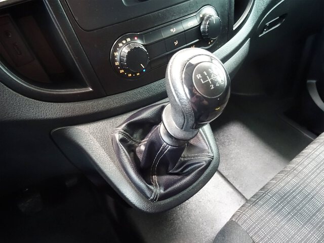 Inside Vito Furgón Diesel  Blanco puro