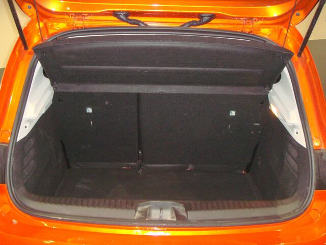 Inside Clio  NARANJA