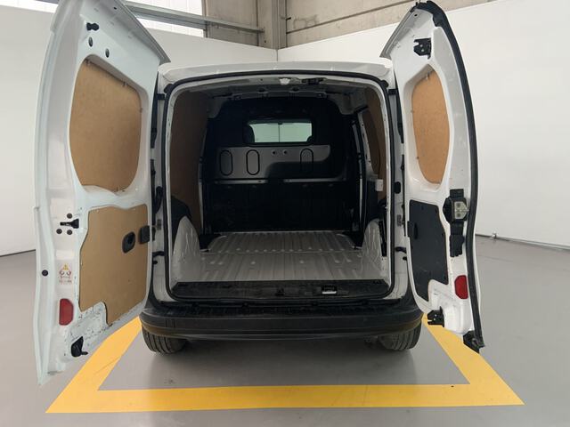 Outside Kangoo Furgón Diesel  Blanco Mineral