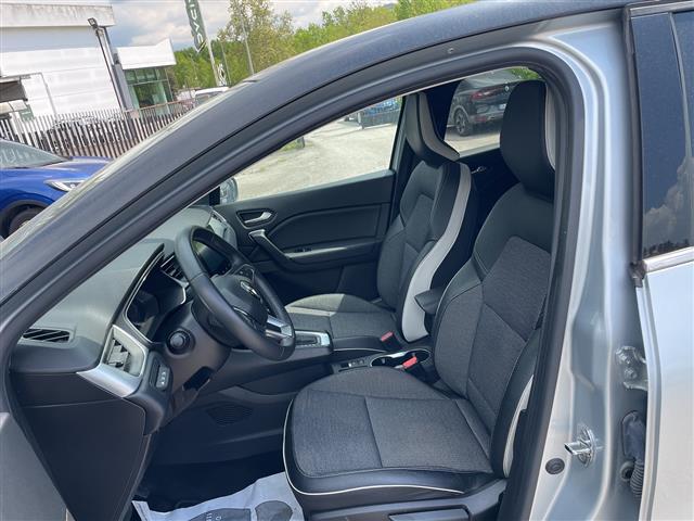 RENAULT Captur 04985838_VO38043508