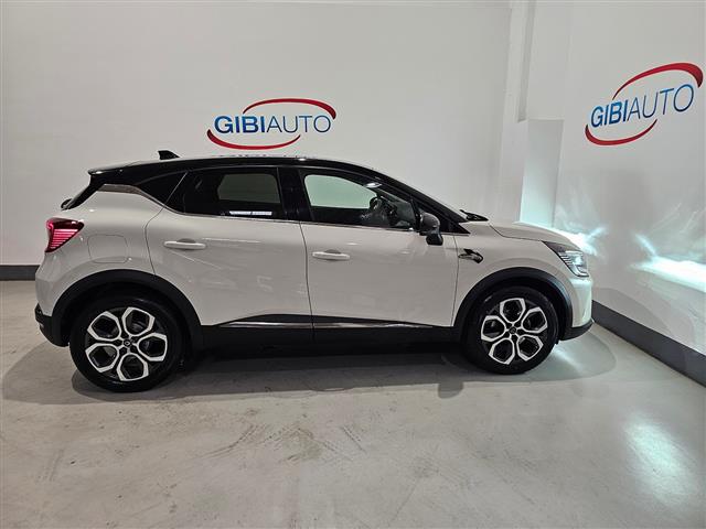 RENAULT Captur 02416181_VO38013170