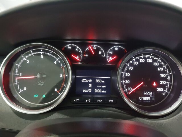 Inside 508 Diesel  Gris