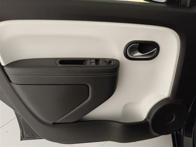 RENAULT Twingo 00189536_VO38023507