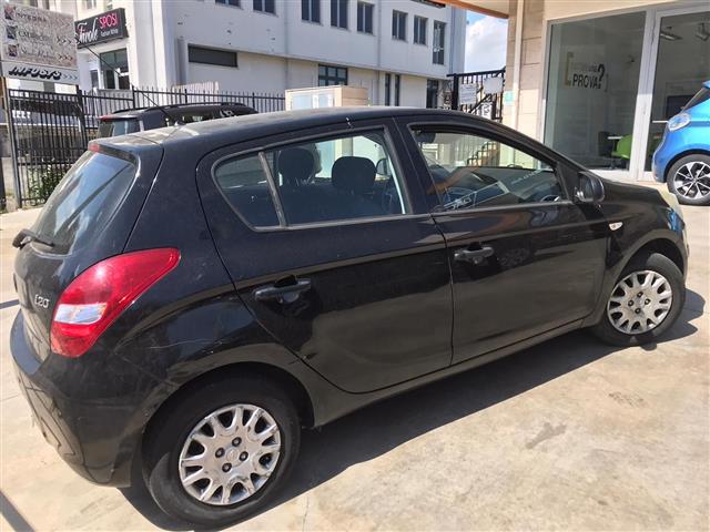 HYUNDAI i20 00006540_VO38033579