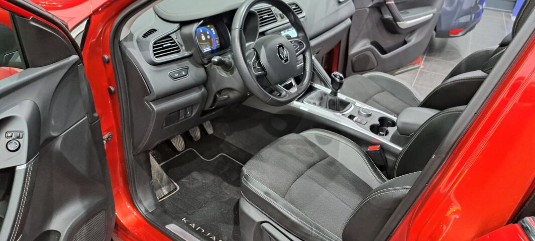 Inside Kadjar Diesel  Rojo Deseo