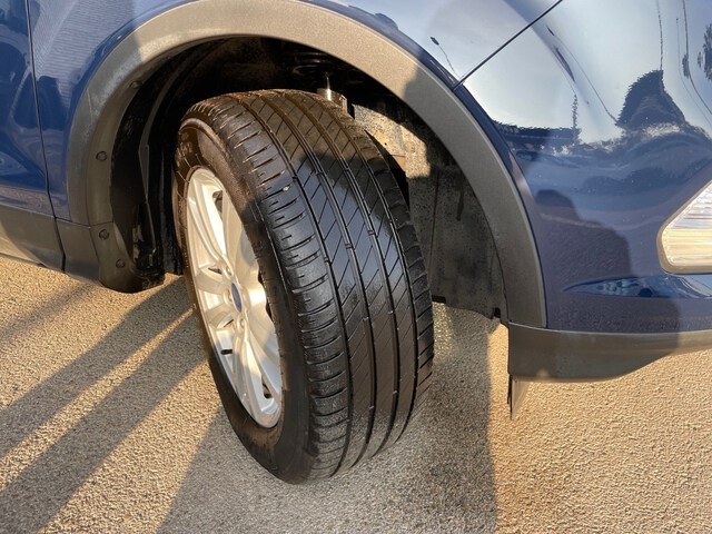 Outside Kuga Diesel  Azul impact