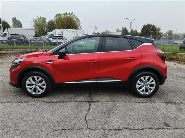 RENAULT Captur 05717388_VO38043127