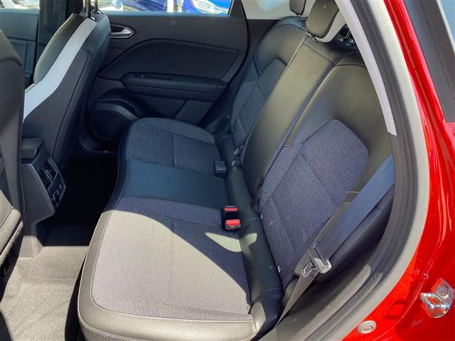 RENAULT Captur 02640974_VO38043366