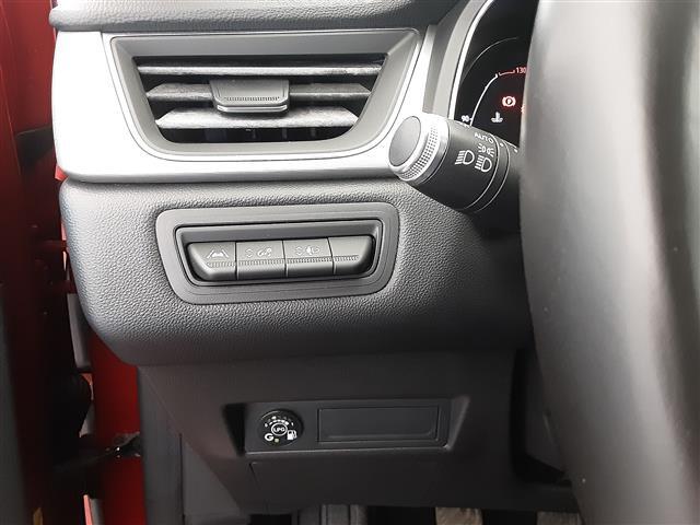 RENAULT Captur 04703789_VO38013034