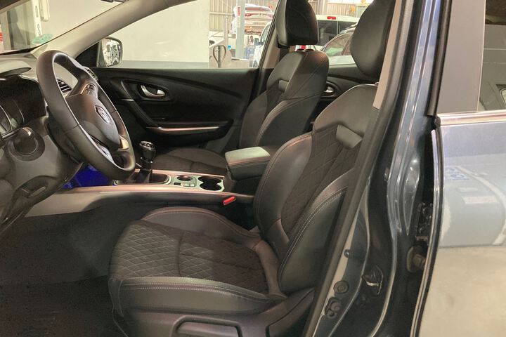 Inside Kadjar  Gris Titanium