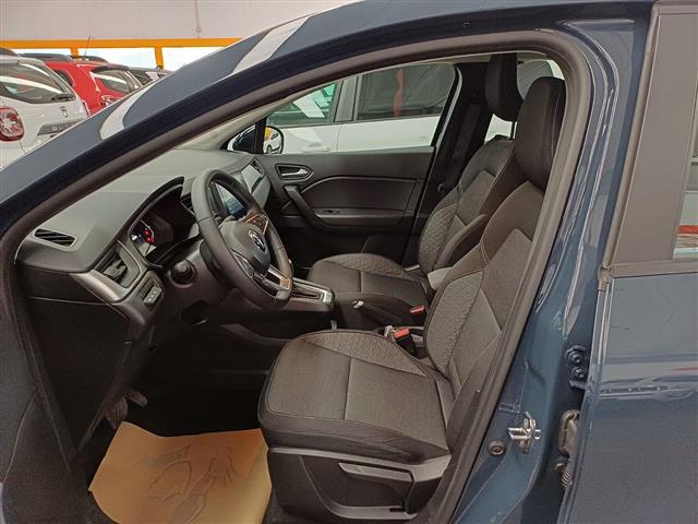 RENAULT Captur 00015881_VO38023184