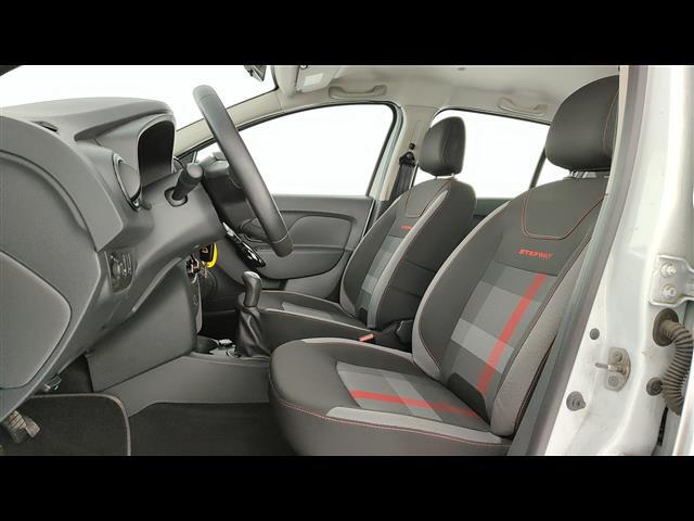 DACIA Sandero 00947763_VO38023732