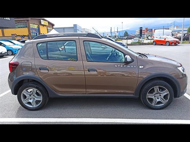 DACIA Sandero 00024006_VO38013404