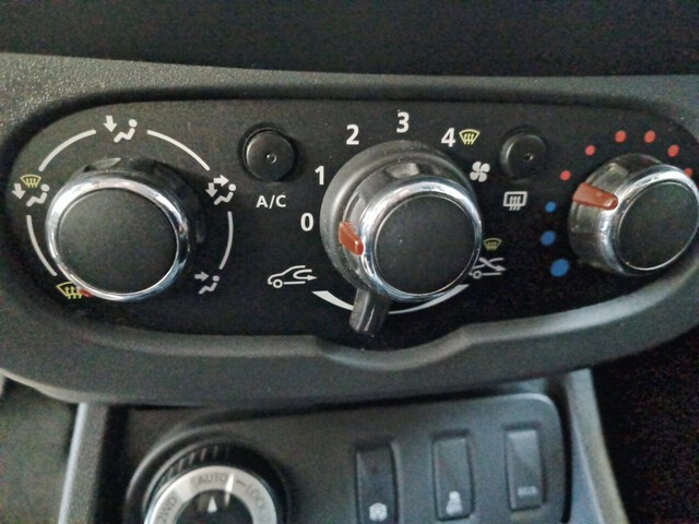 Inside Duster Diesel  BLANCO